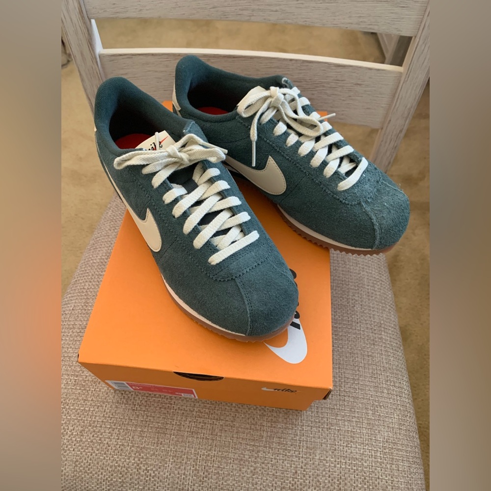 Nike Womens Vintage Cortez Teal Sneakers